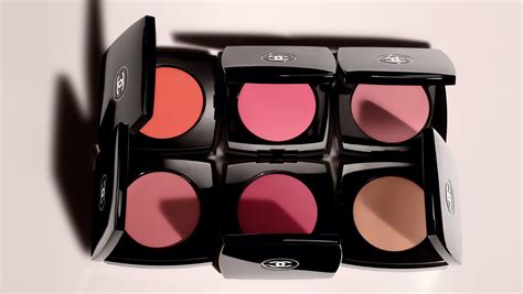 maquiagem da chanel|Chanel blush.